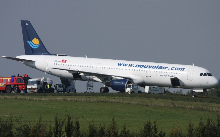 a321 nouvelair sortie de piste